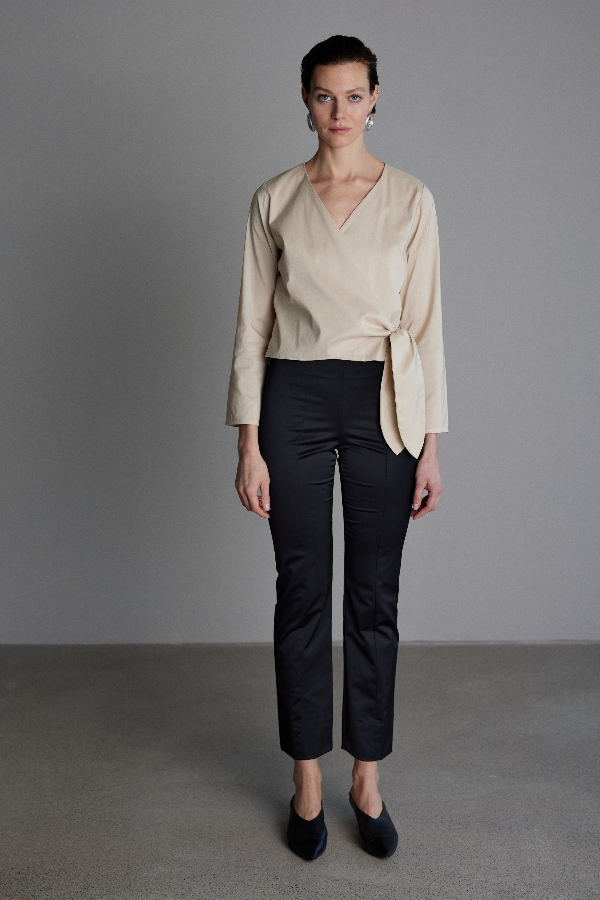 Ecla trousers in black satin