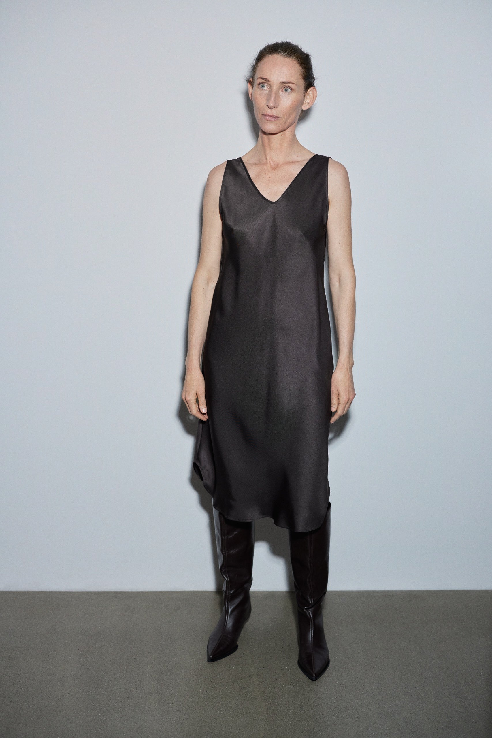 Jolin dress in mocha